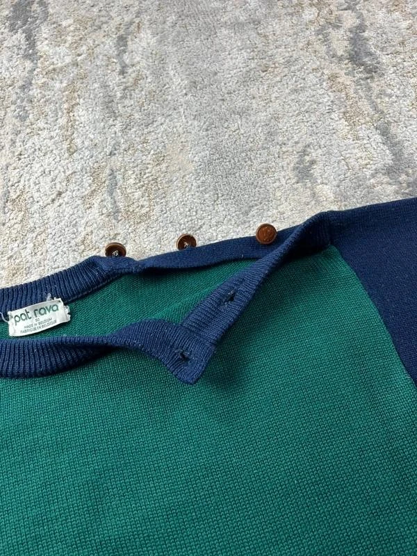Pull en laine à col rond brodé style Coogi Vintage avec boutons sur les épaules – photo 4